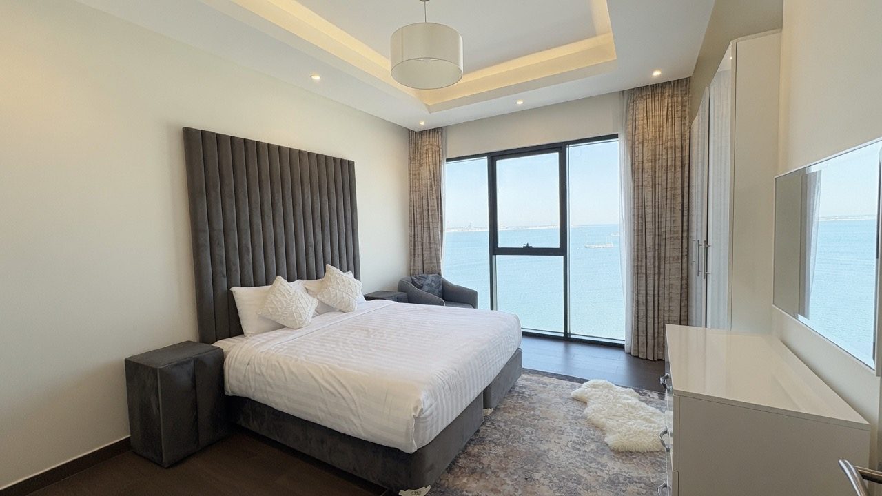 1 Bedroom Apartment with Water Views