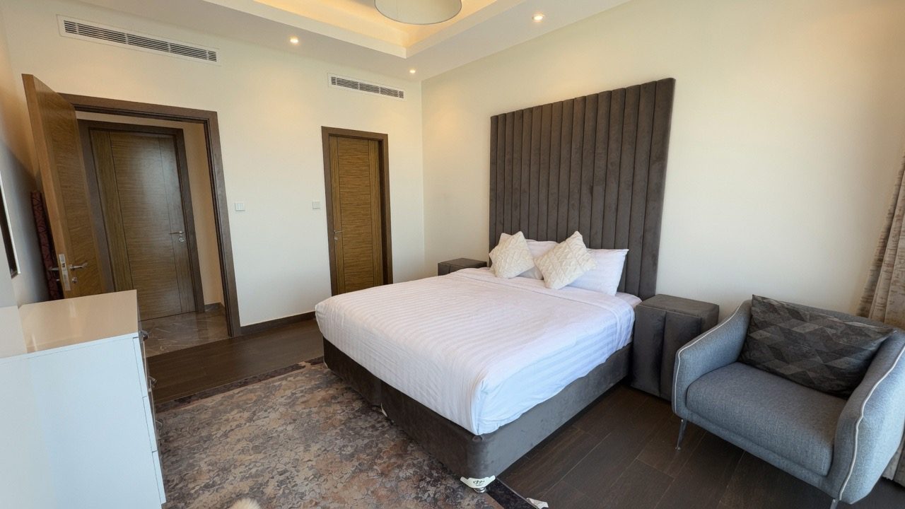 1 Bedroom Apartment with Water Views