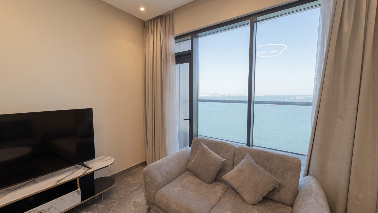 1 Bedroom Apartment with Water Views