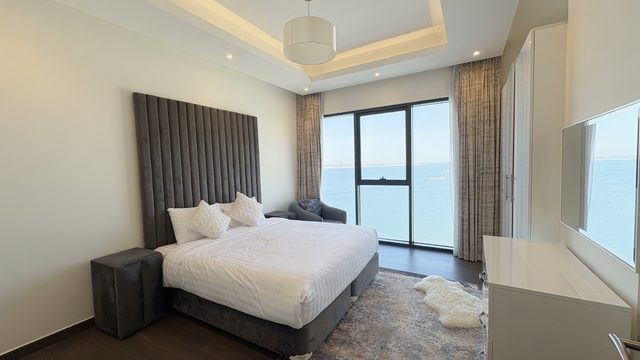 1 Bedroom Apartment with Water Views