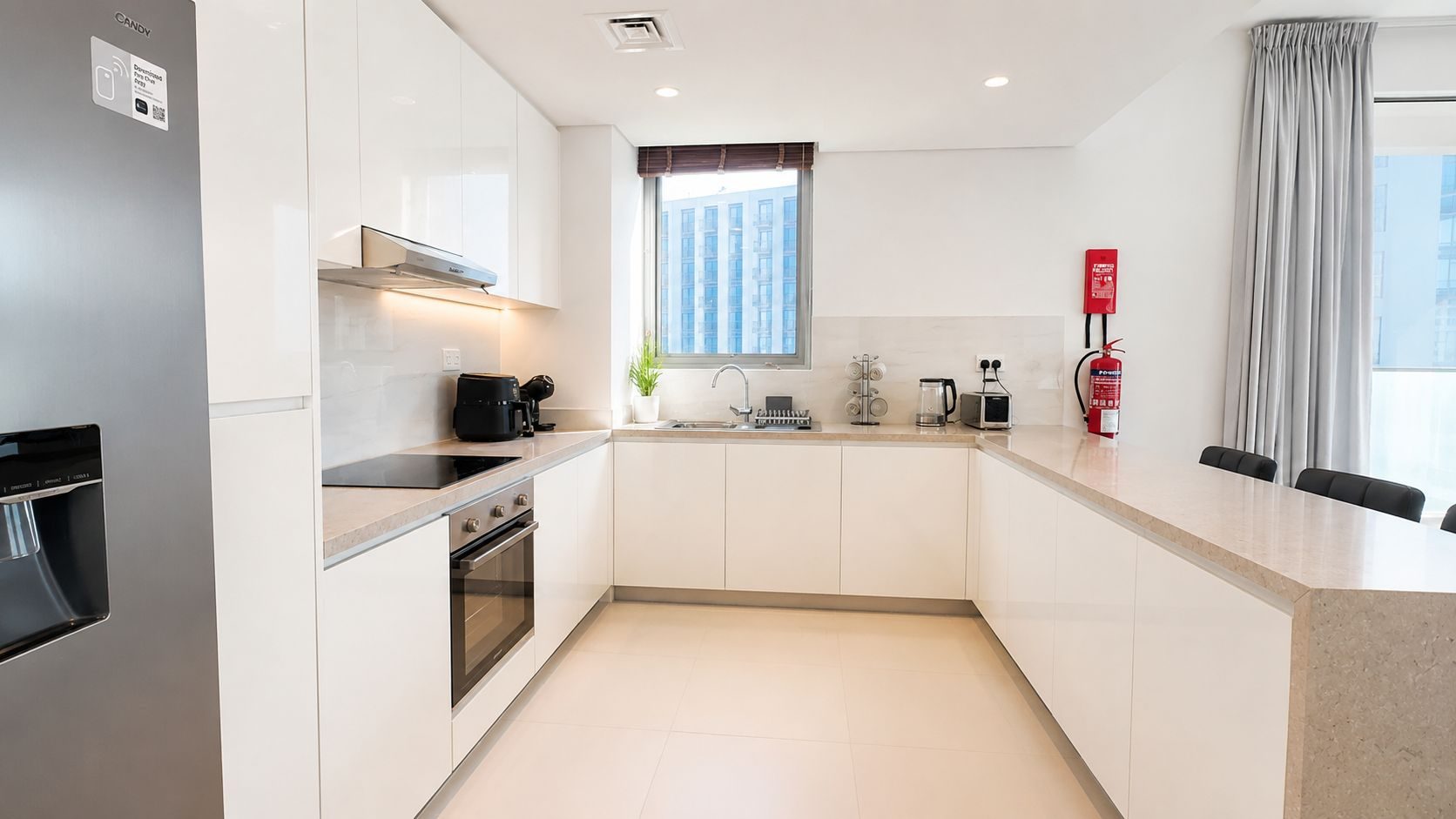 2-Bedroom Apartment with Water Views and Parking
