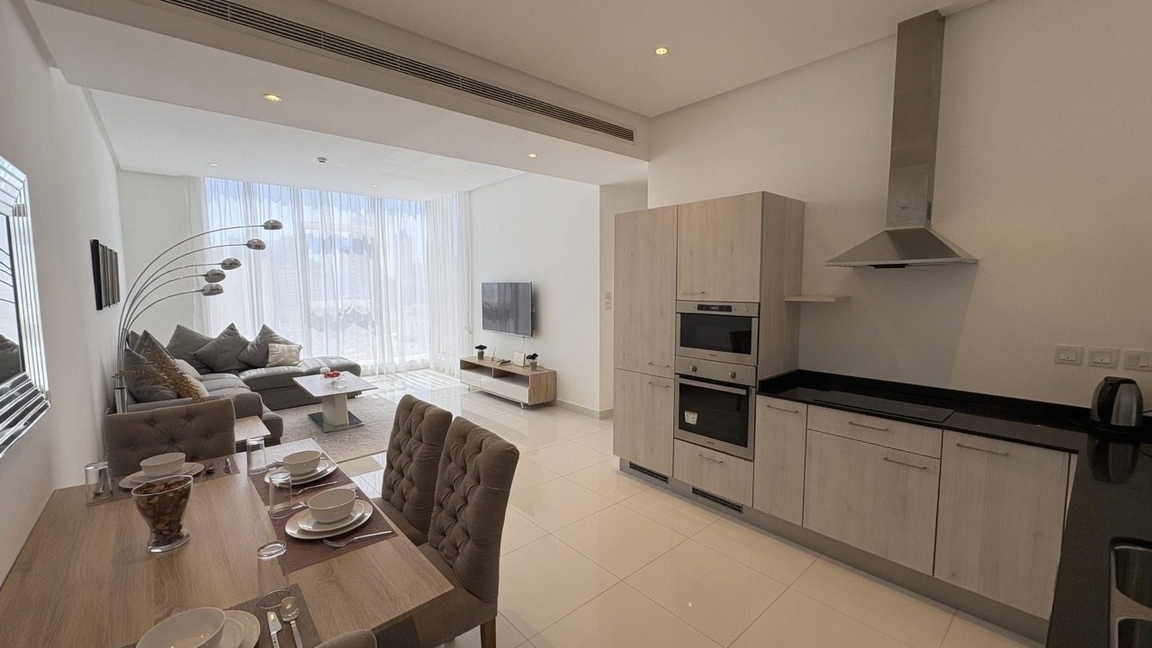 One-Bedroom Apartment with Pool and Gym