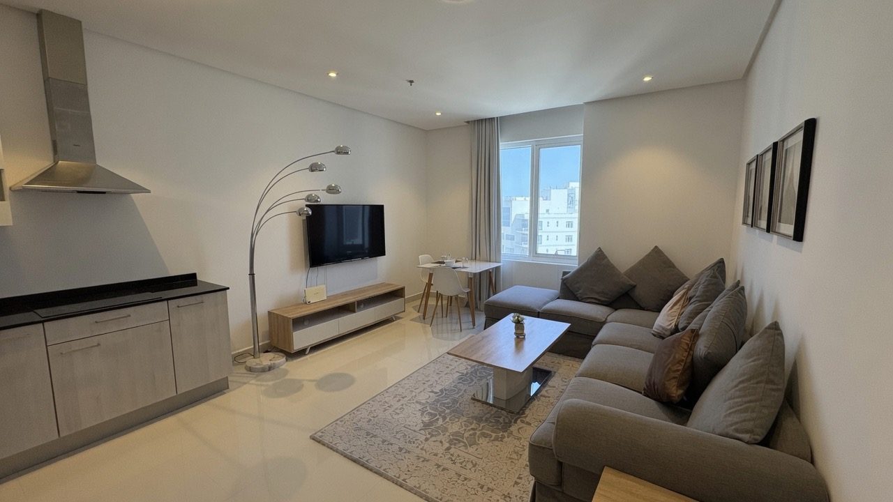 One-Bedroom Apartment with Pool and Gym Access
