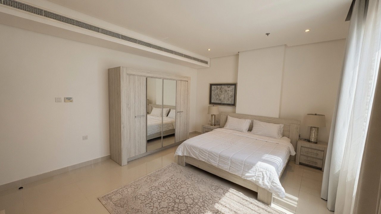 One-Bedroom Apartment with Pool and Gym Access