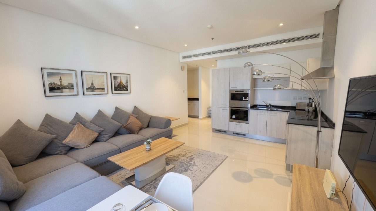 One-Bedroom Apartment with Pool and Gym Access