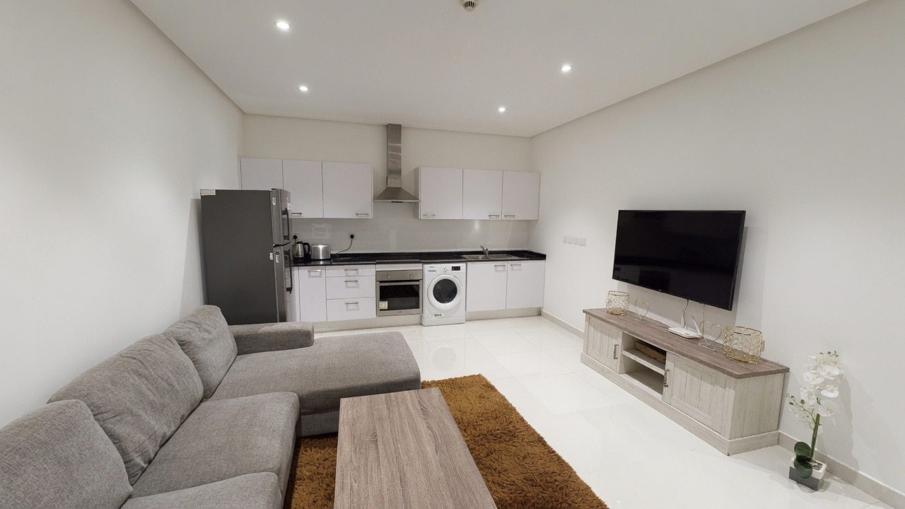 One-Bedroom Apartment with Pool and Gym Access