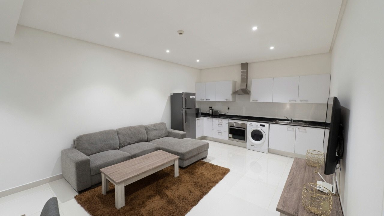 One-Bedroom Apartment with Pool and Gym Access