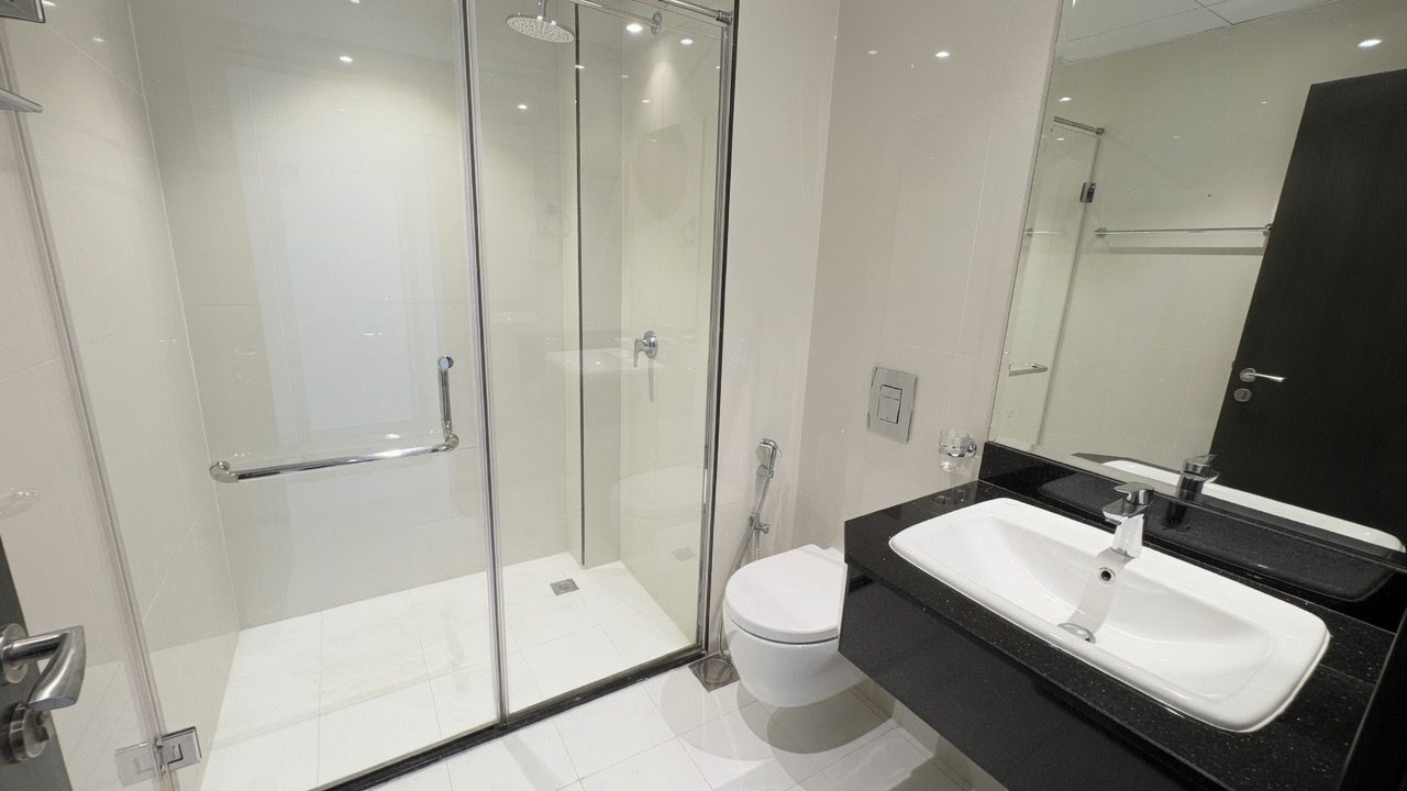 One-Bedroom Apartment with Pool and Gym Access