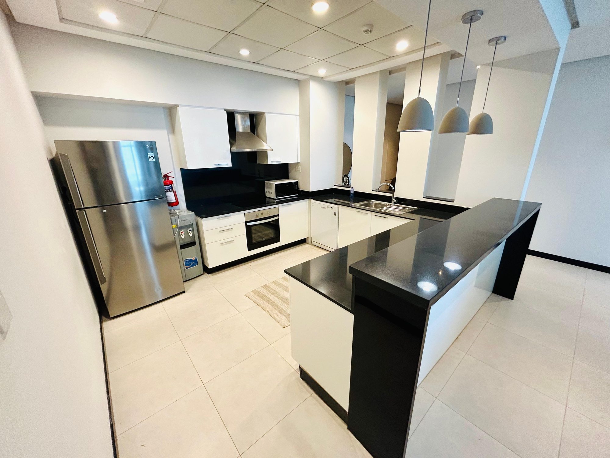 Three Bedroom Apartment with Full Amenities