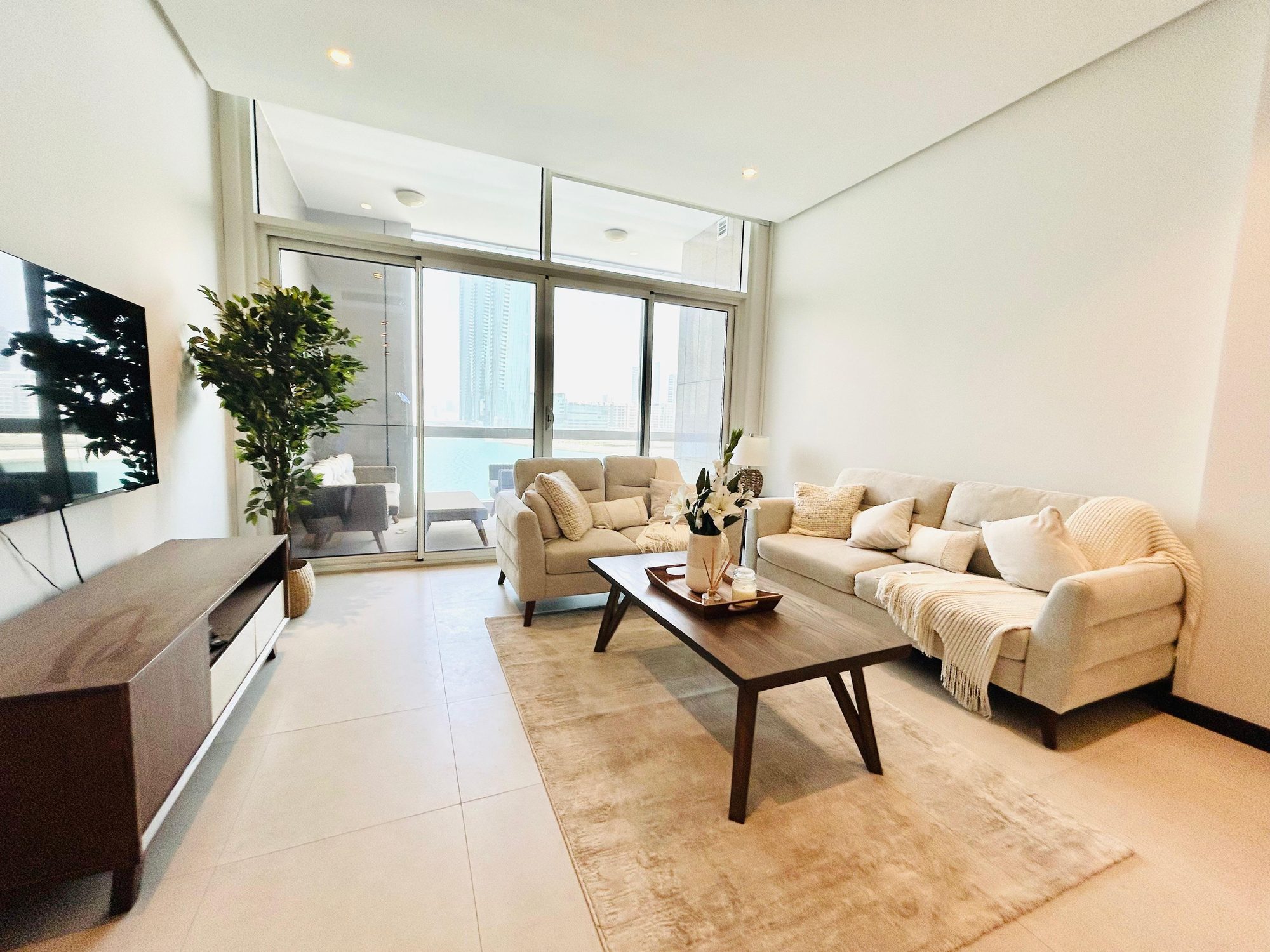 Three Bedroom Apartment with Full Amenities