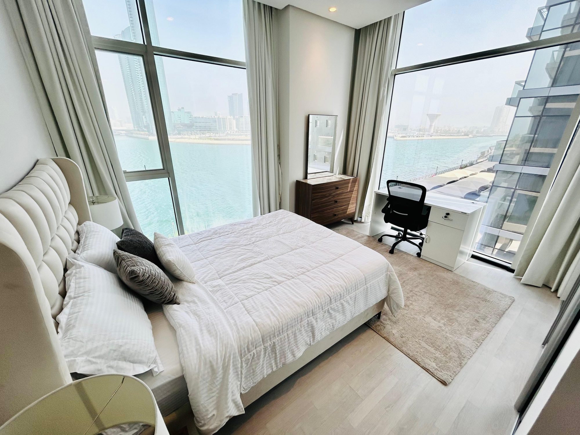 Three Bedroom Apartment with Full Amenities