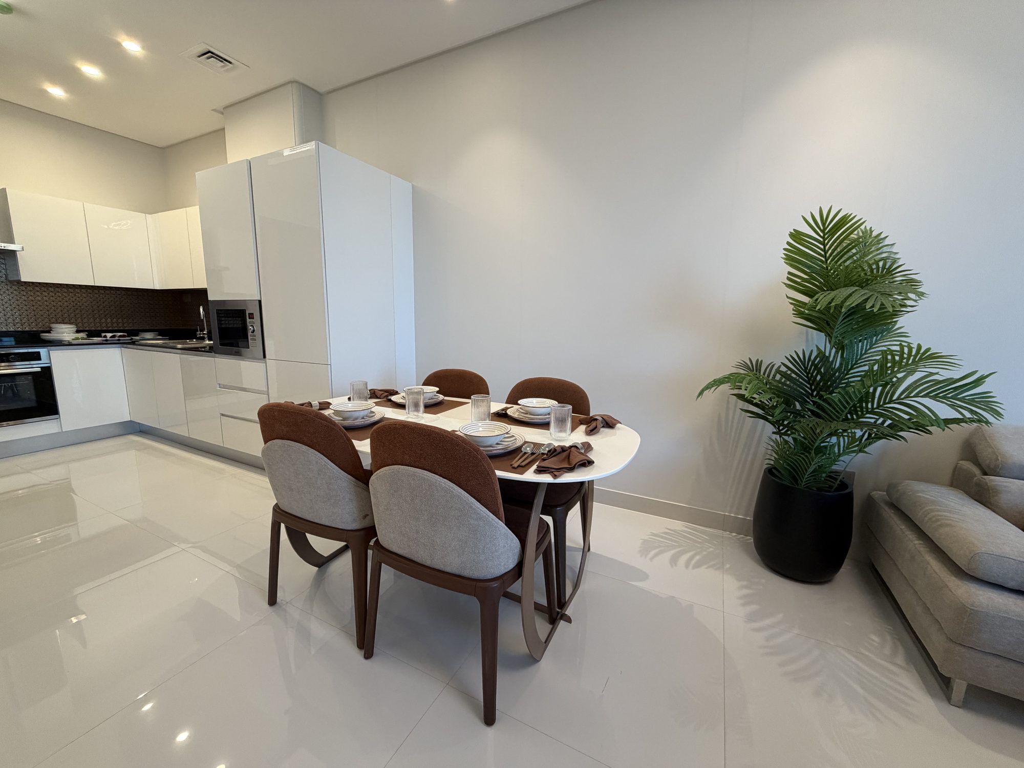 1-Bedroom Apartment, 90sqm, Two Bathrooms