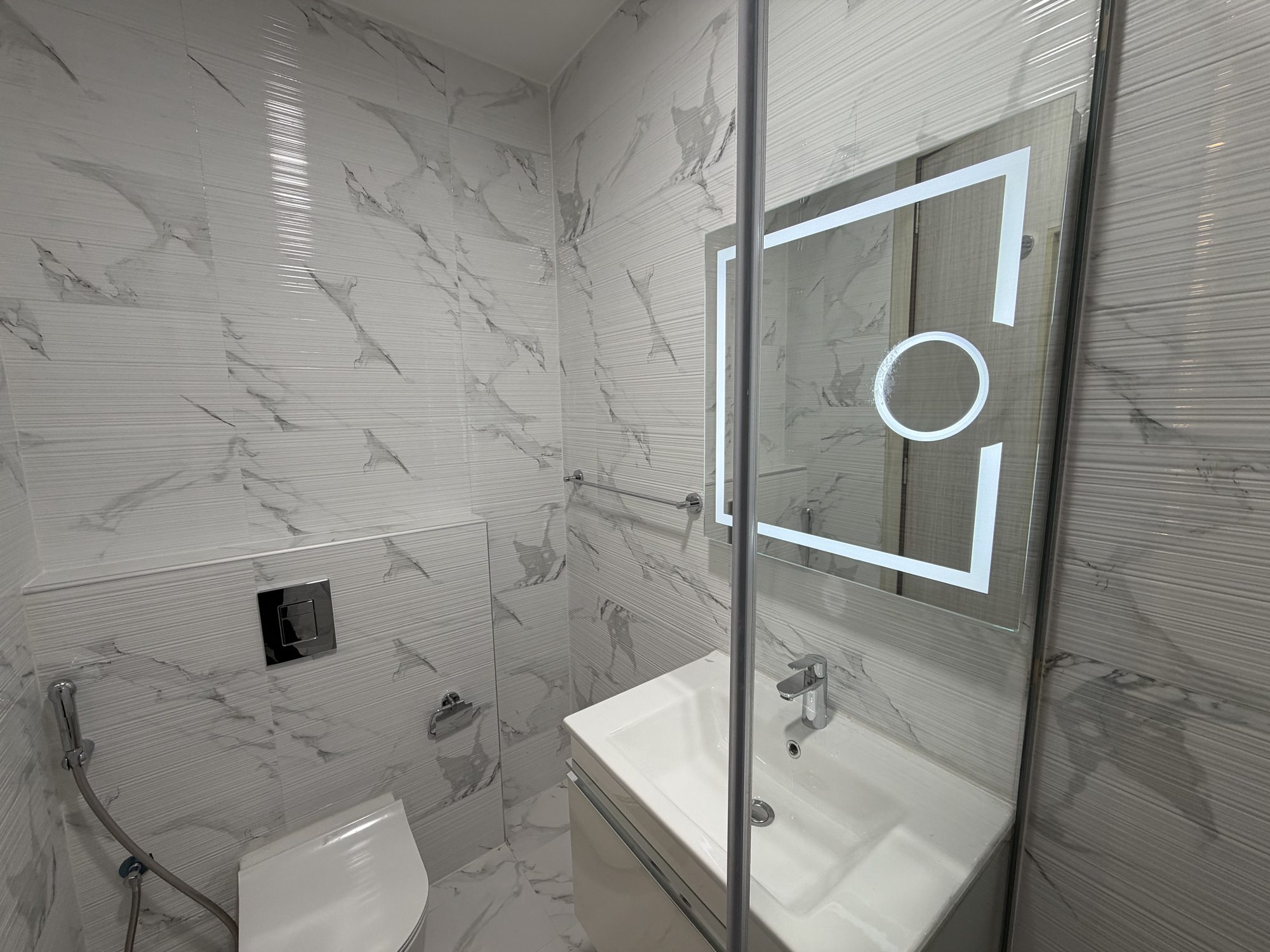 1-Bedroom Apartment, 90sqm, Two Bathrooms