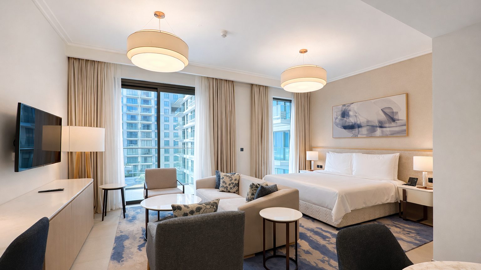 One-Bedroom Apartment with Shared Pool and Gym