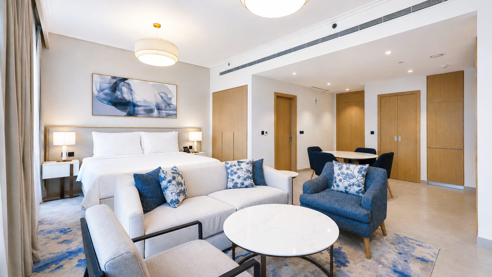 One-Bedroom Apartment with Shared Pool and Gym