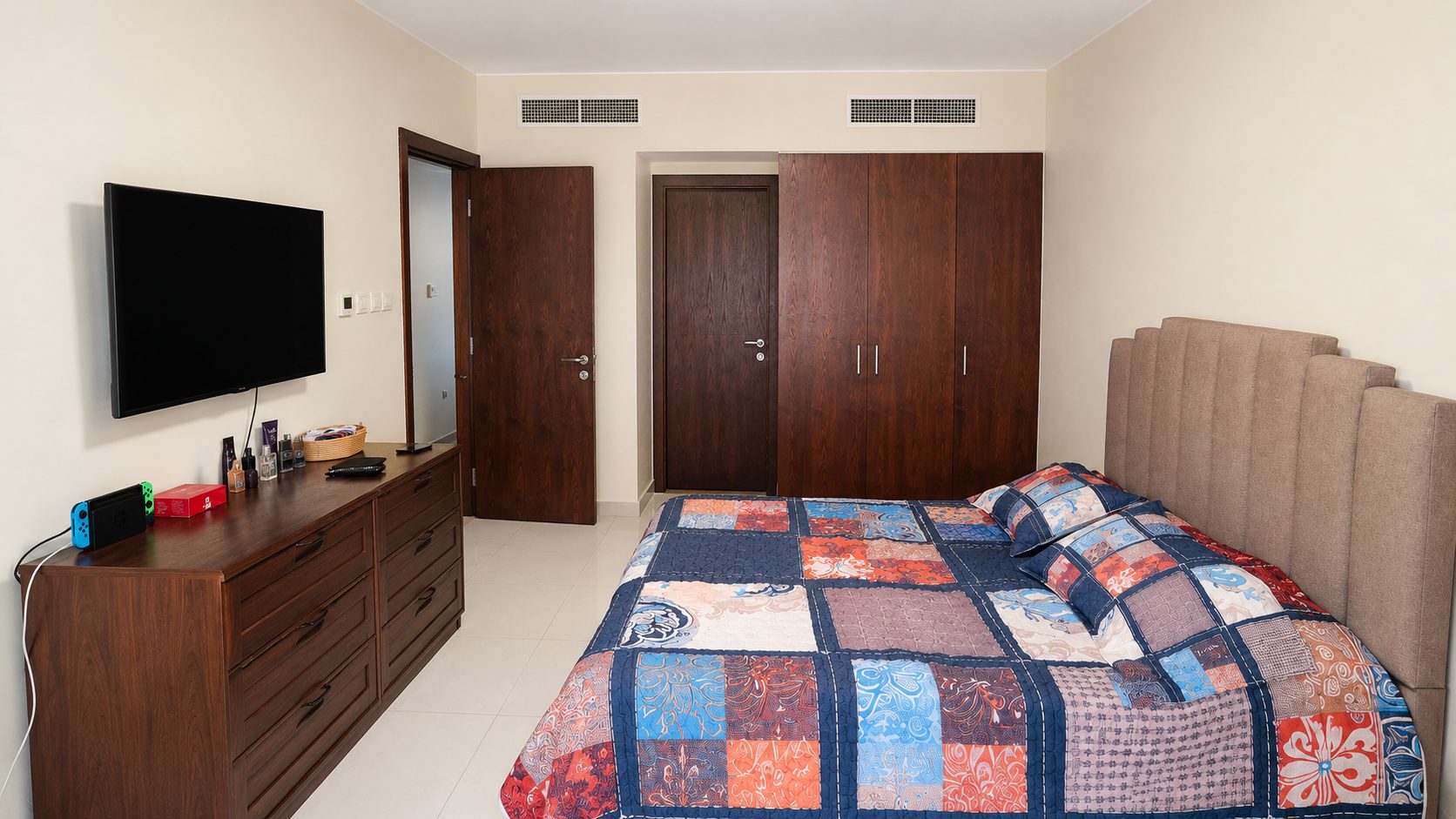 Two Bedroom Apartment with Private Garden