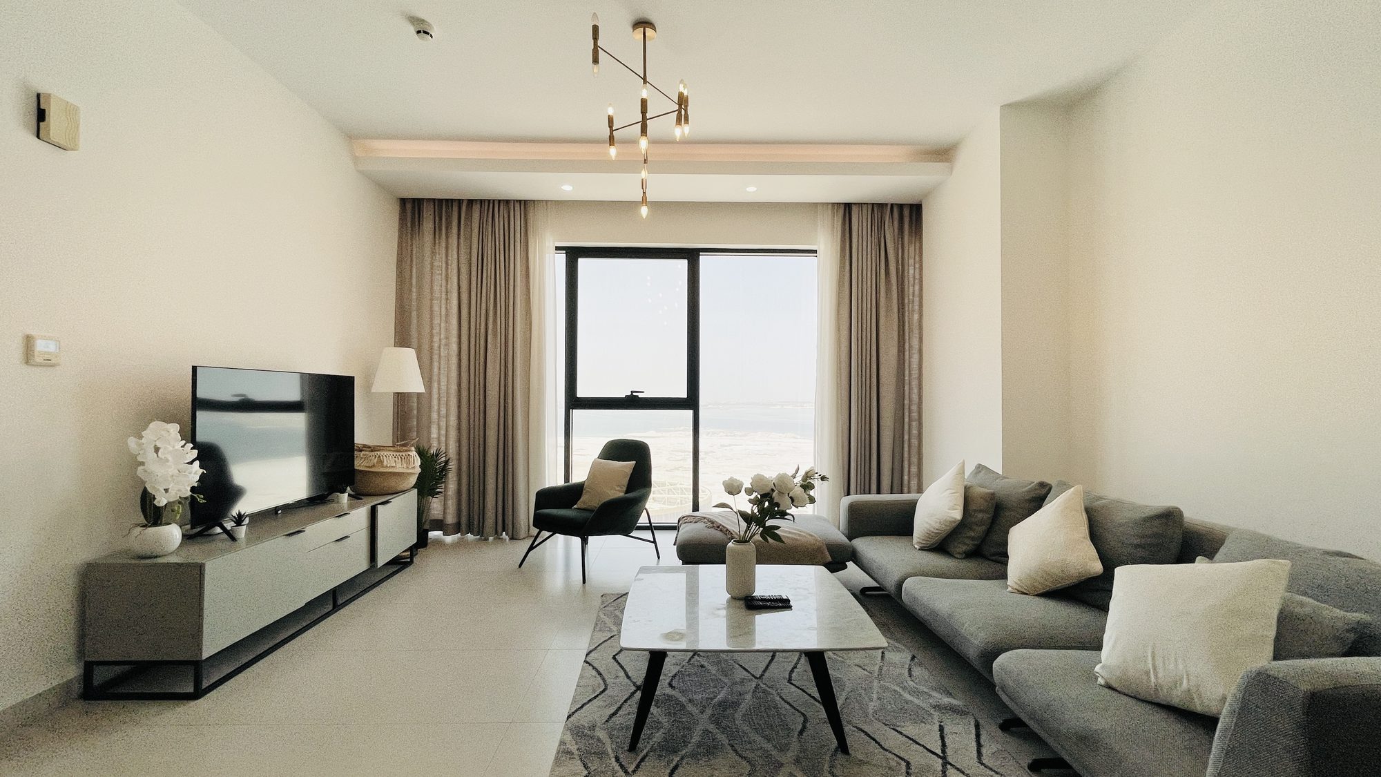 One-Bedroom Apartment with Water Views