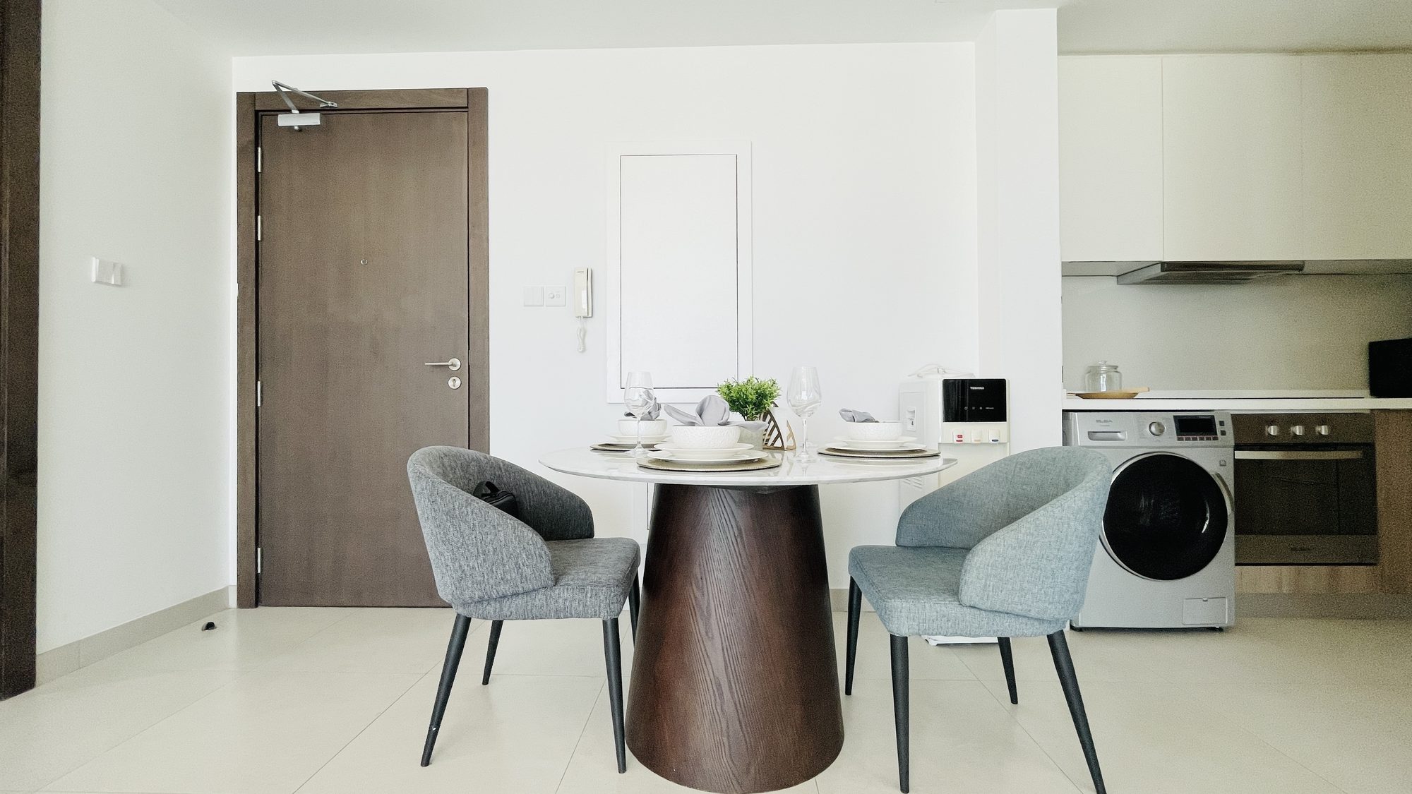 One-Bedroom Apartment with Water Views