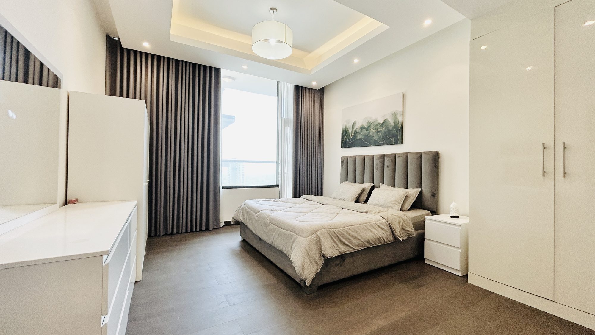 One-Bedroom Apartment with Dual Bathrooms