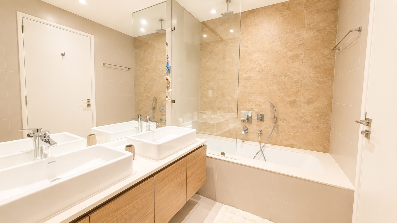 Two-Bedroom Apartment with Pool and Gym