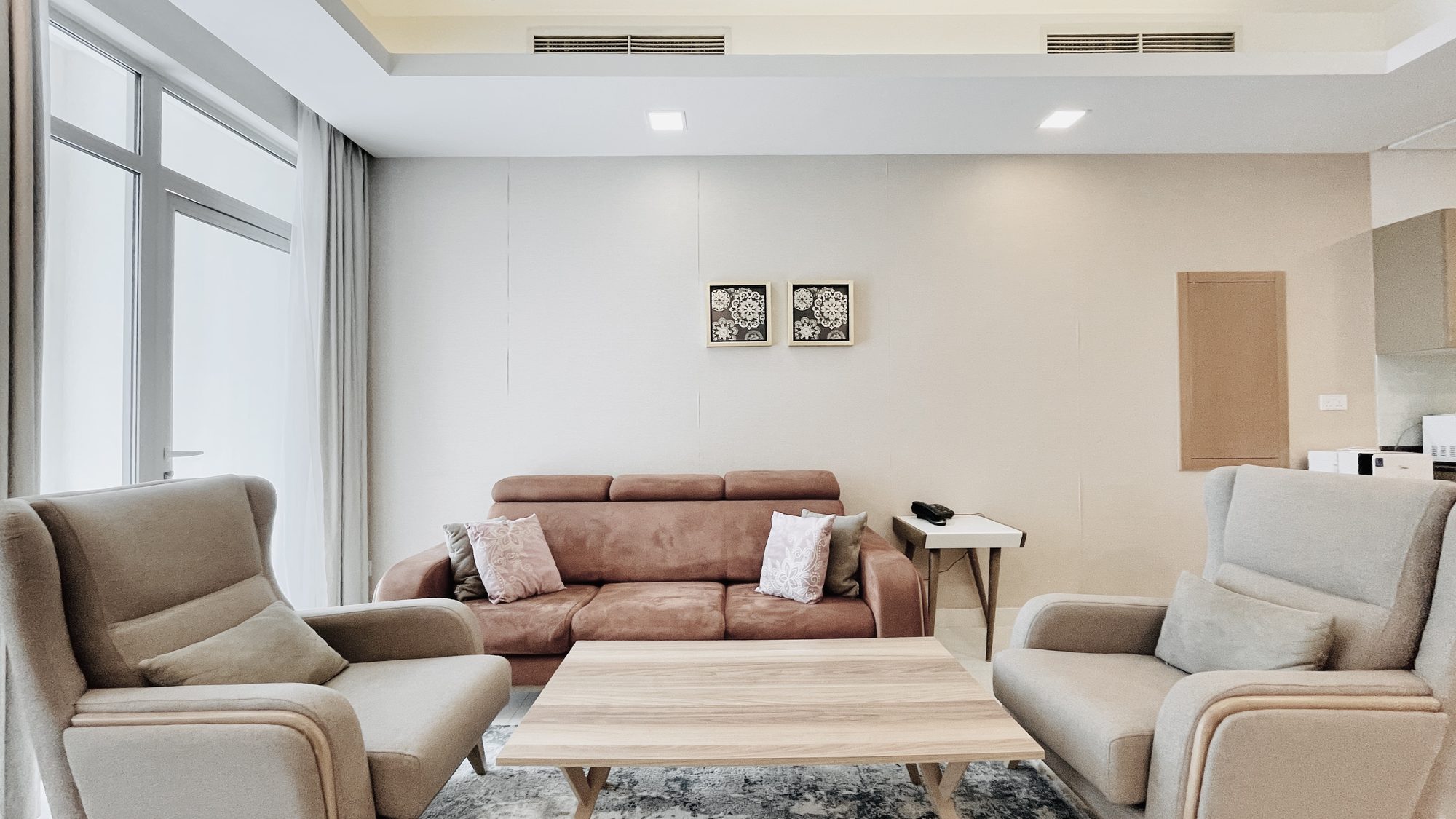 One-Bedroom Apartment with Two Bathrooms