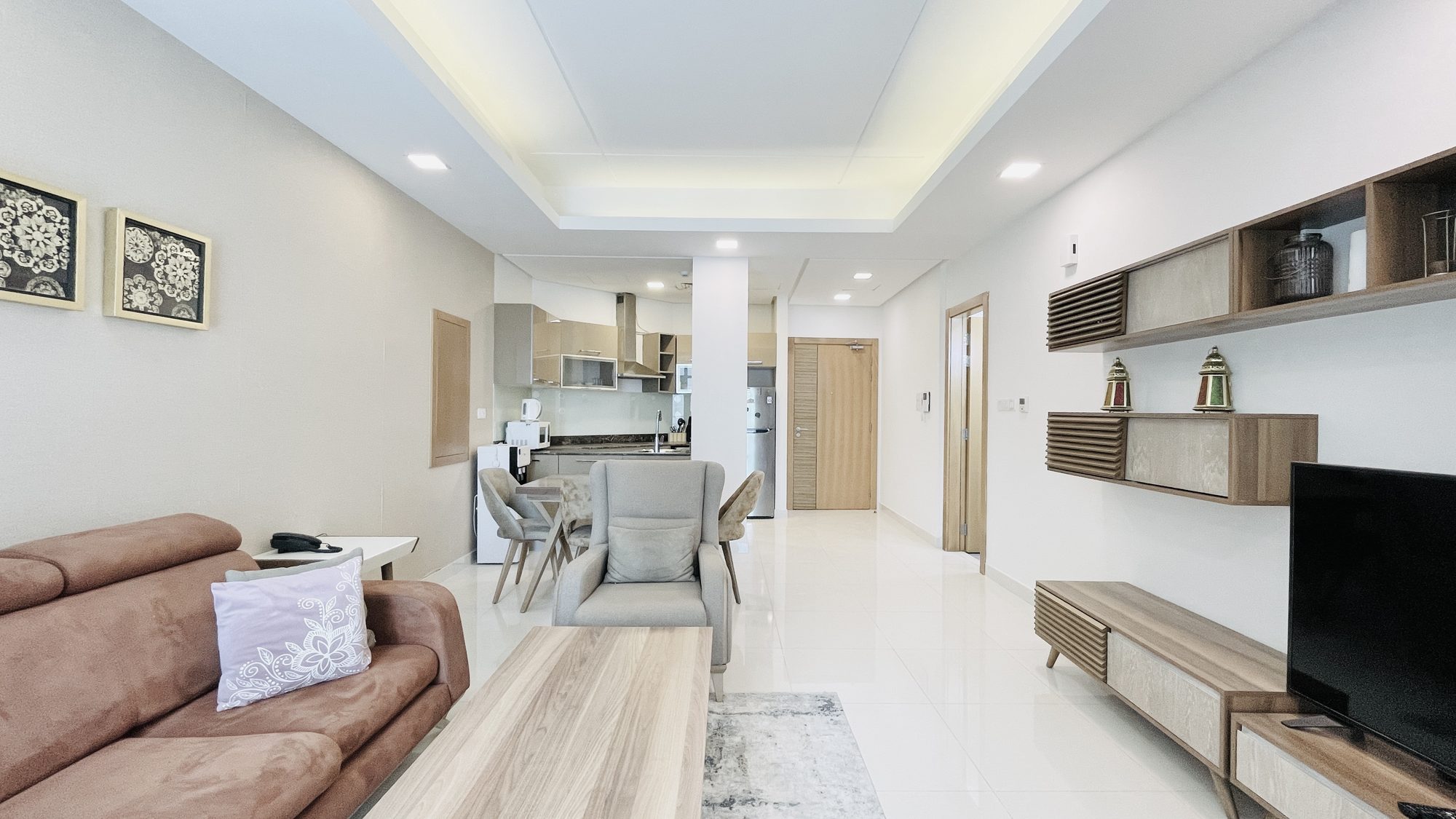 One-Bedroom Apartment with Two Bathrooms