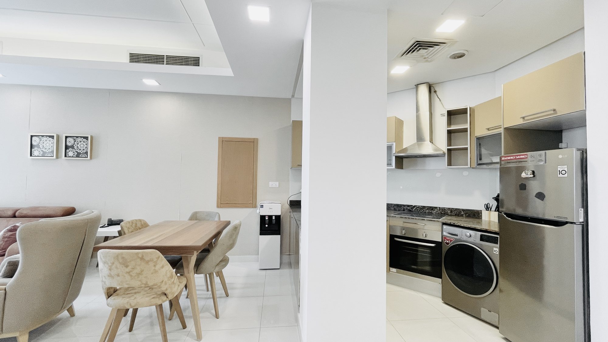 One-Bedroom Apartment with Two Bathrooms