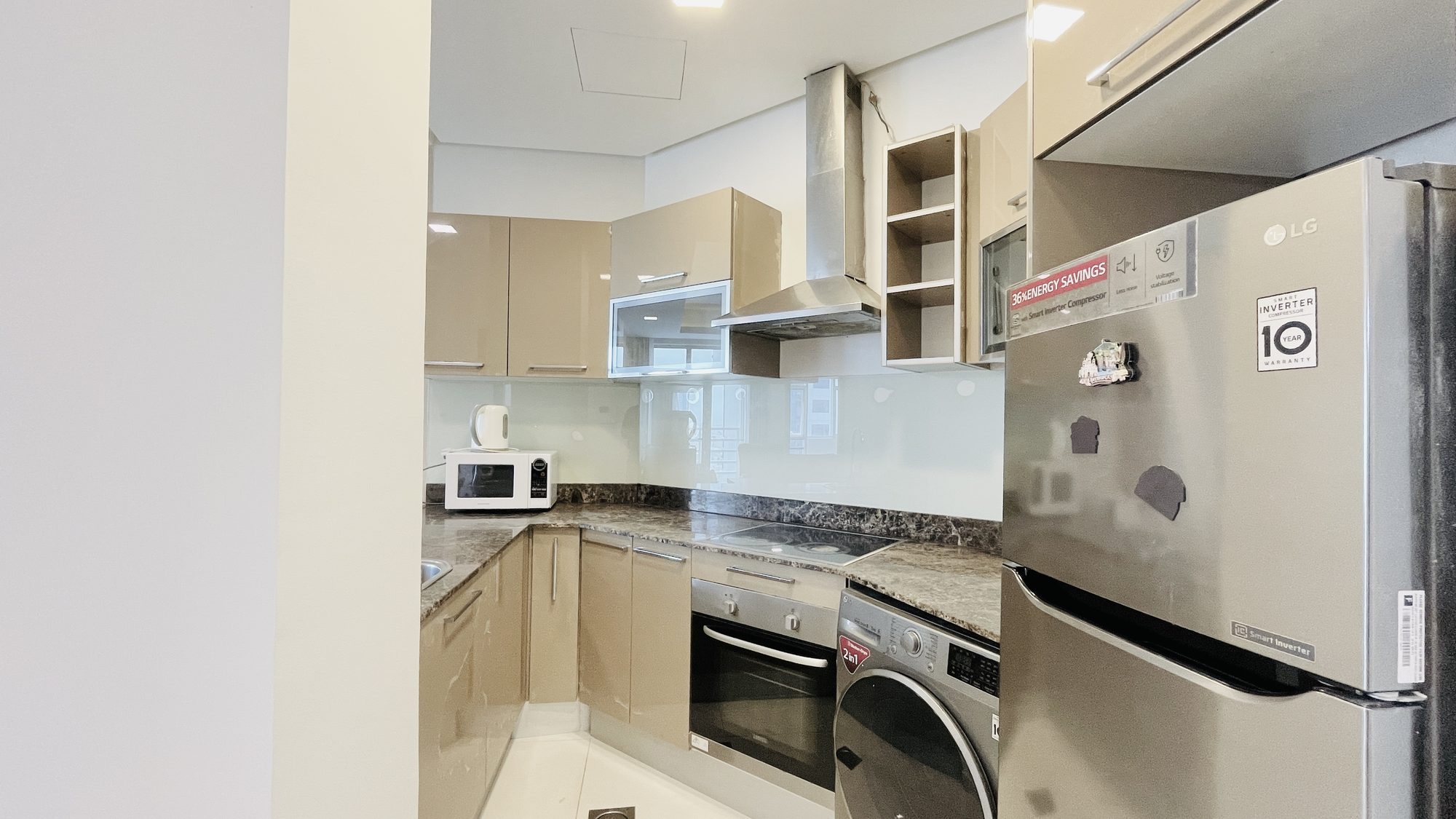 One-Bedroom Apartment with Two Bathrooms