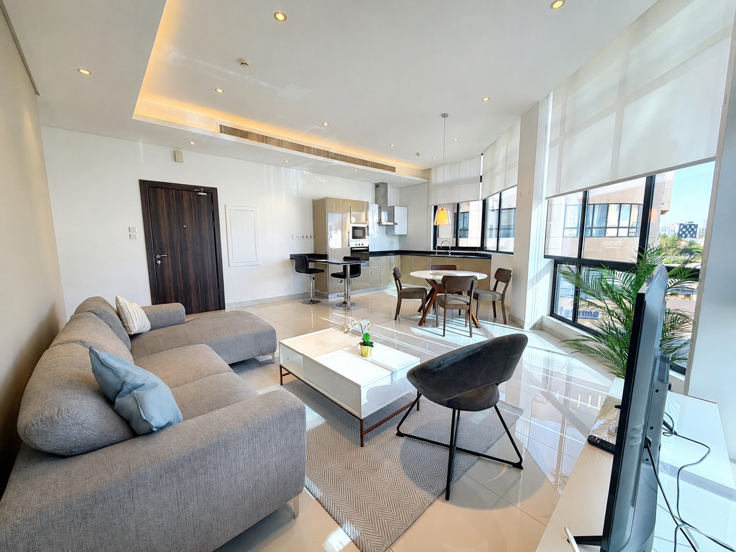 2 Bed Apartment with Gym and Maid Service