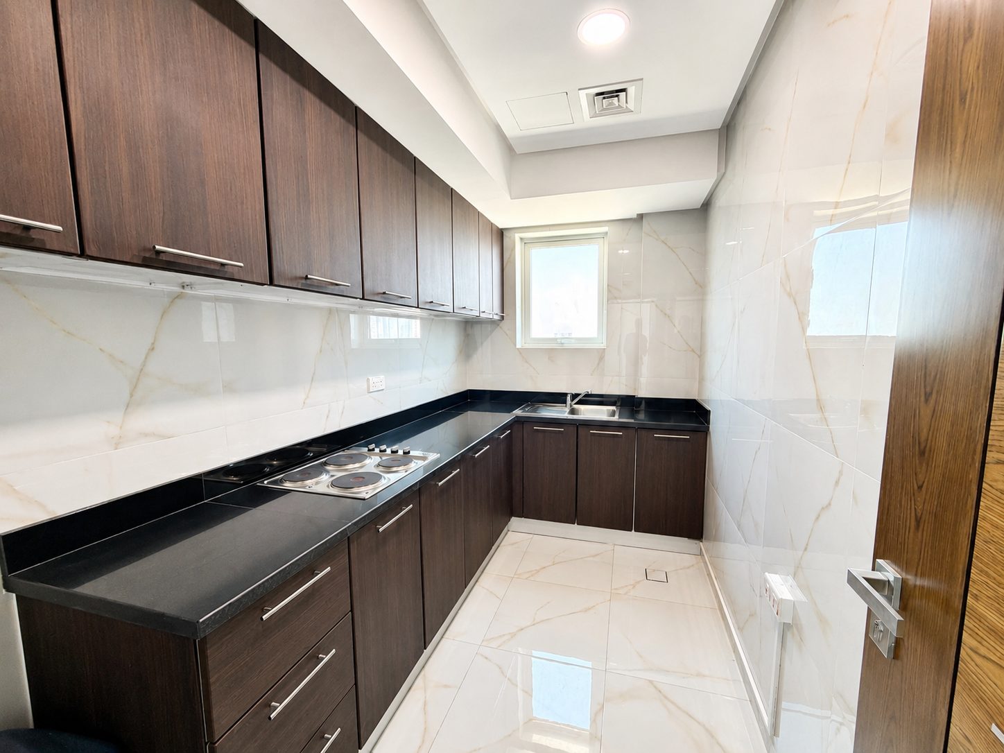 Two Bedroom Full Floor, 300 sqm, Semi-Furnished