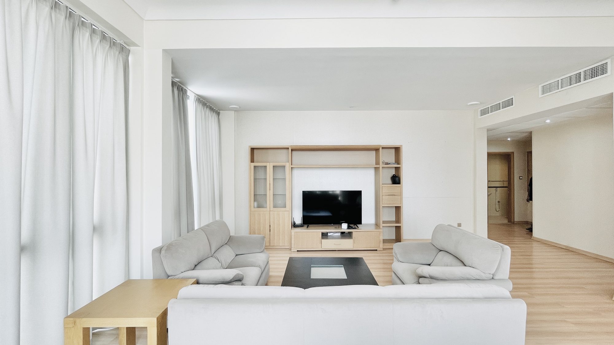 Two-Bedroom Apartment with Shared Pool and Gym