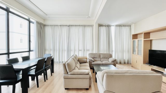 Two-Bedroom Apartment with Shared Pool and Gym