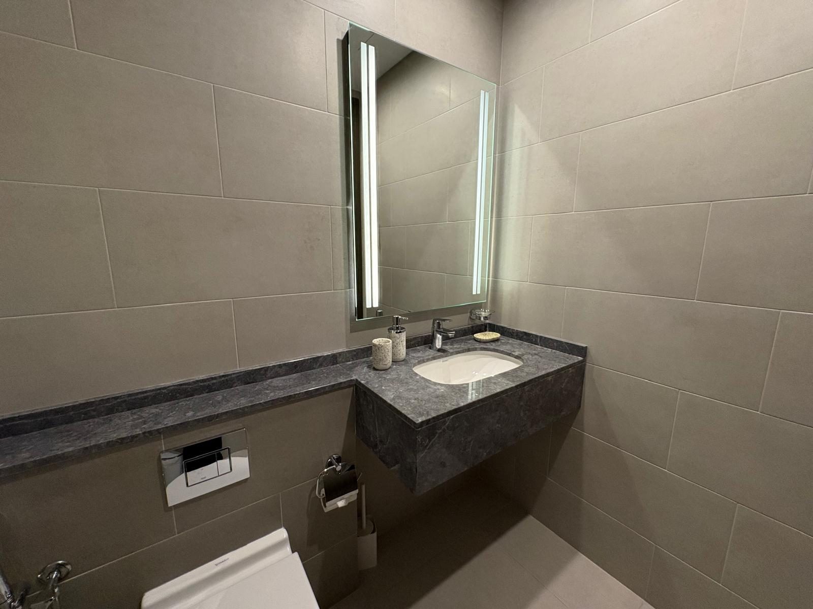 One-Bedroom Apartment with Dual Bathrooms