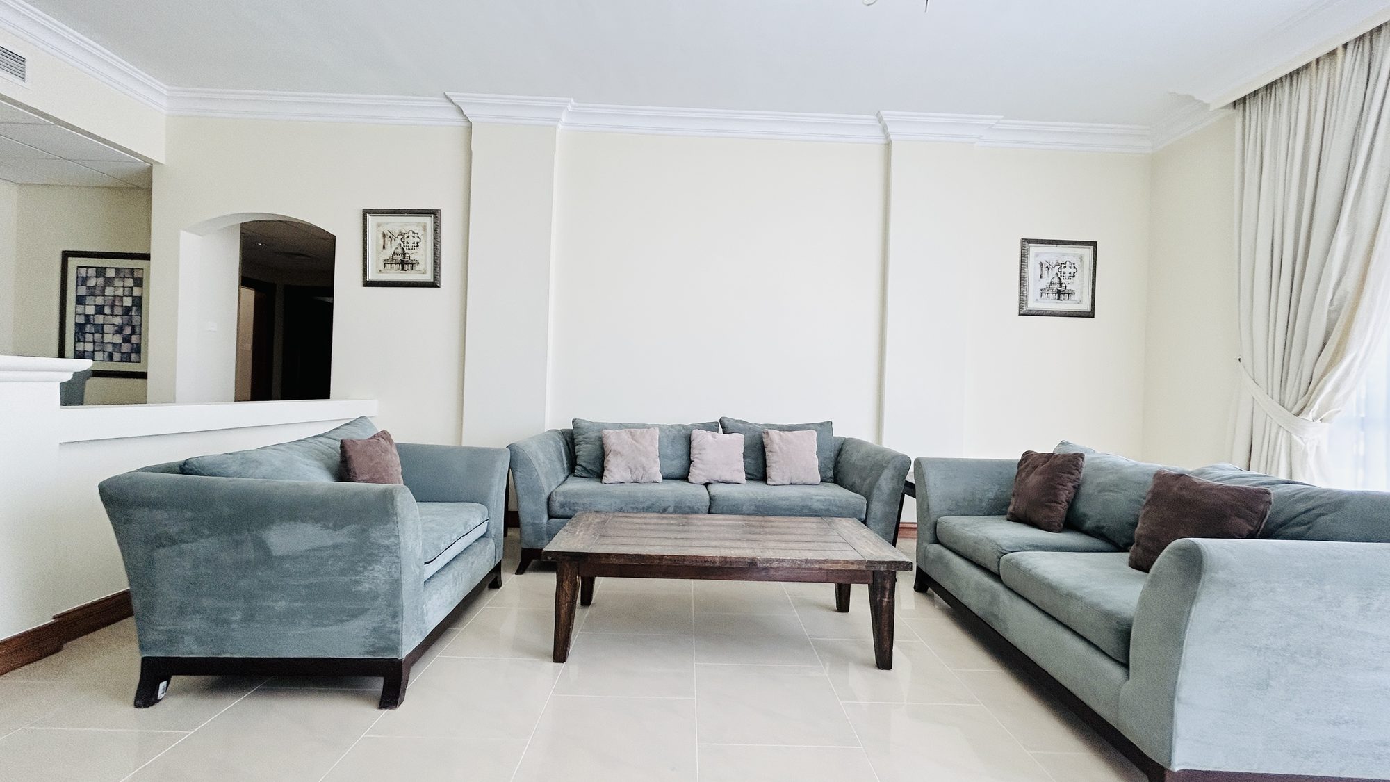 Two-Bedroom Apartment with Pool and Gym
