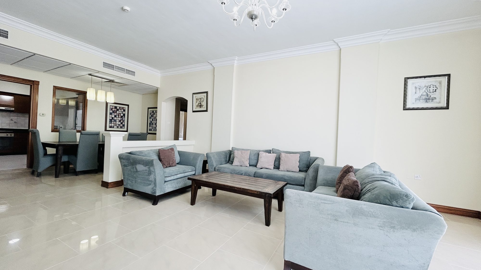 Two-Bedroom Apartment with Pool and Gym