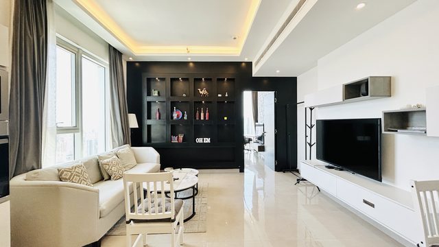 One-Bedroom Apartment with Pool and Gym