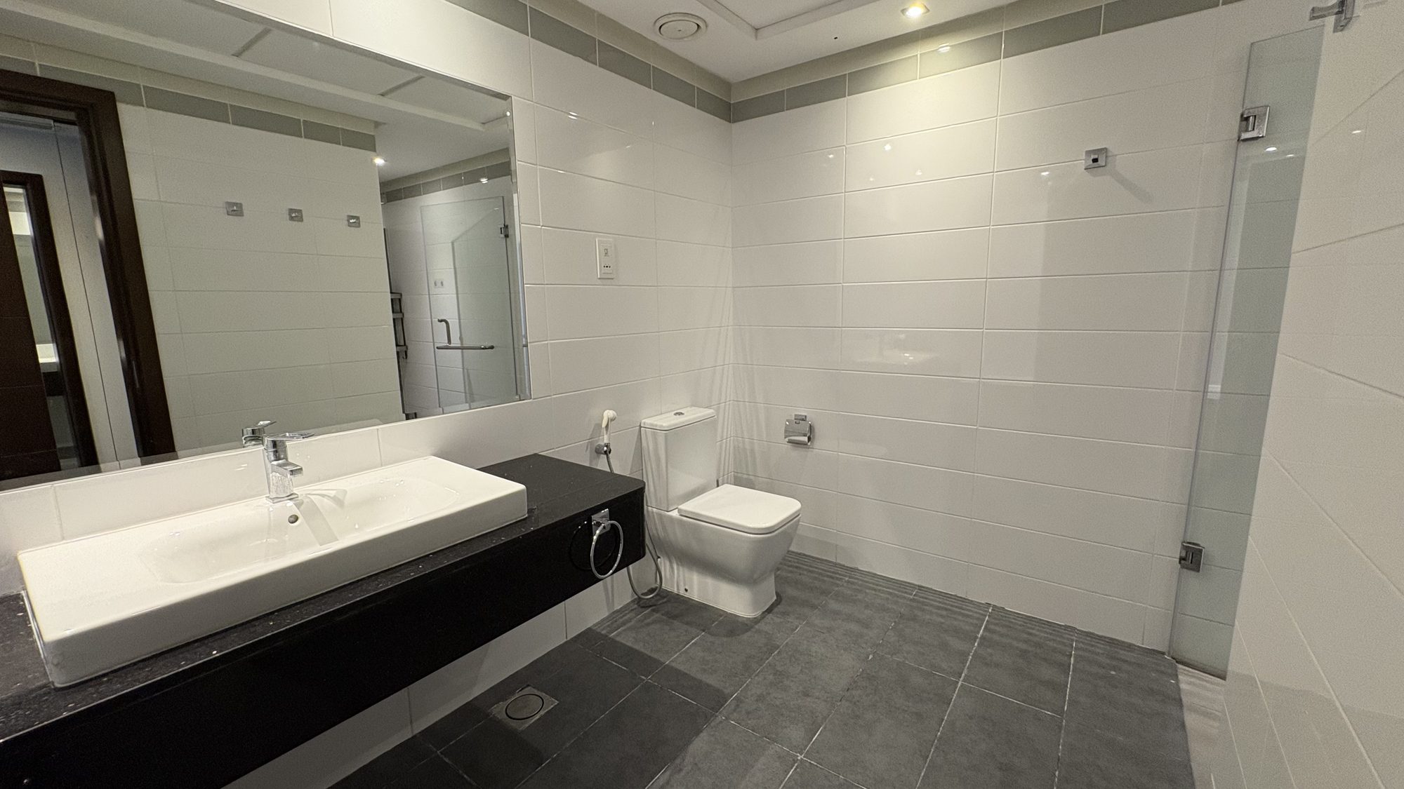 Two-Bedroom Apartment with Maid's Ensuite and Water View